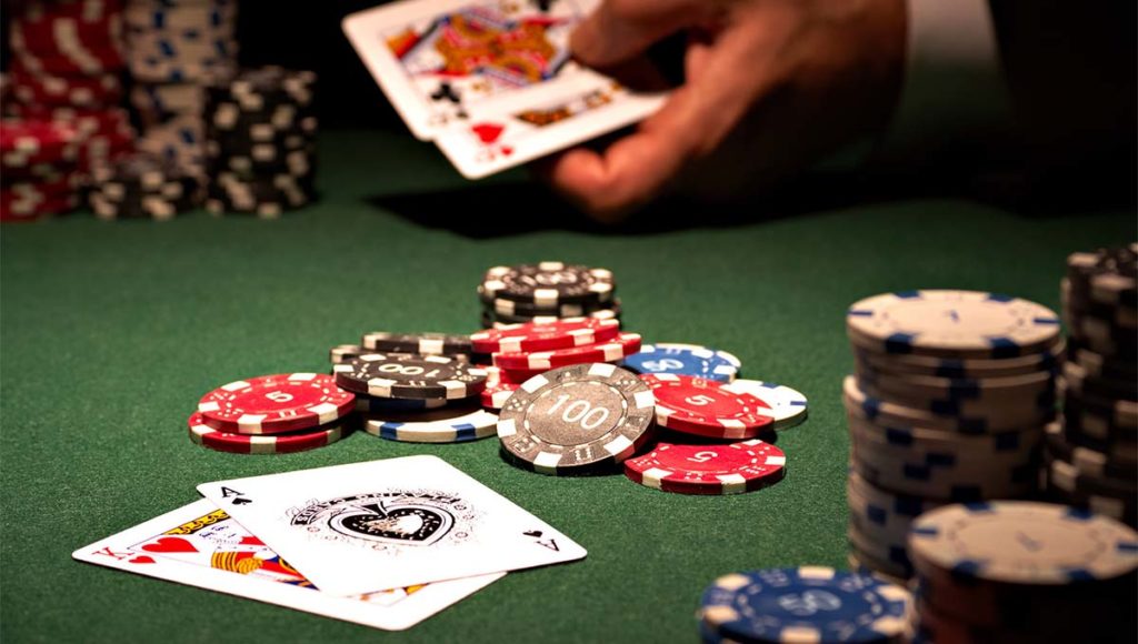 How does online casino free credit work